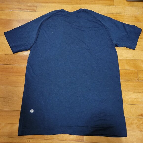 Mens lululemon tshirt navy Peloton Edition - Picture 2 of 2